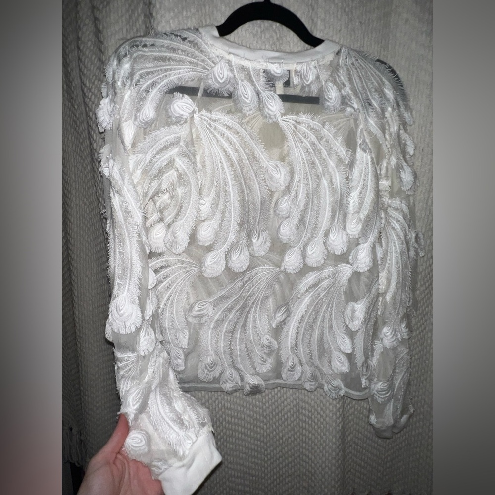 Pepin Textured Lace Blouse - Picture 5 of 5